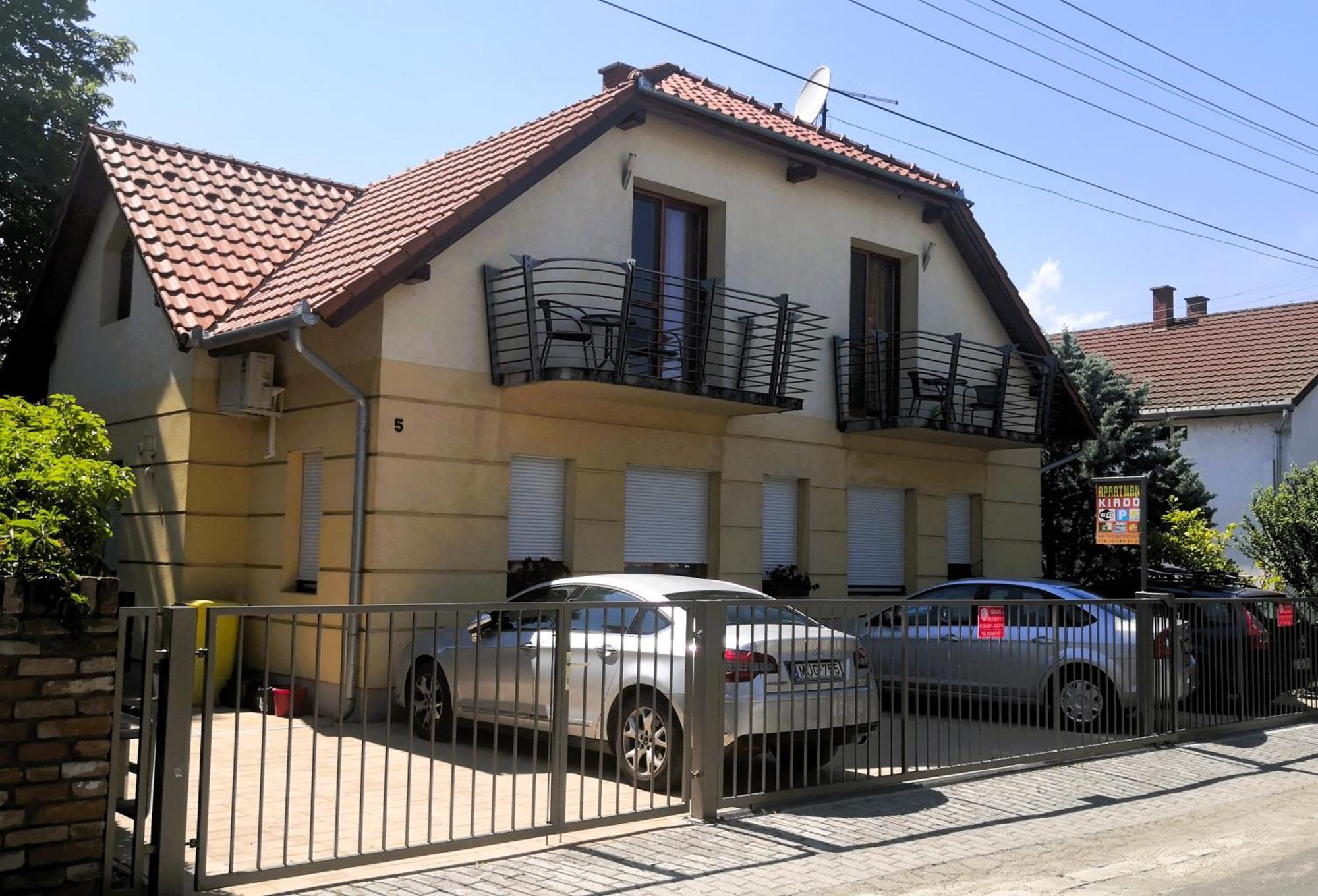 Апартаменти Frank Apartmanhaz Балатонбоглар Екстер'єр фото