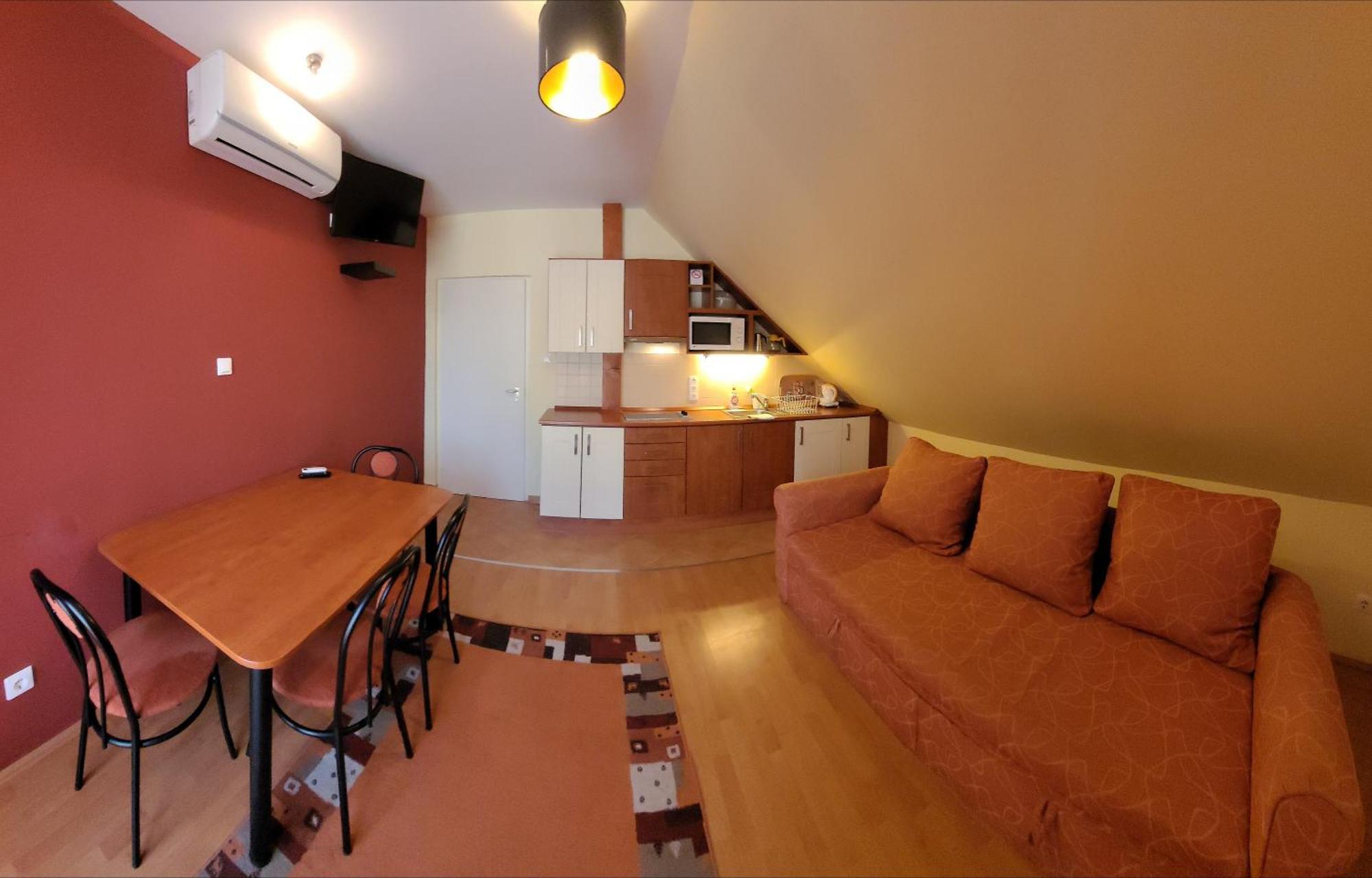 Апартаменти Frank Apartmanhaz Балатонбоглар Екстер'єр фото
